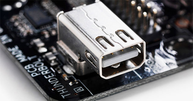 Detecting a Thunderbolt Flaw Allows a Hacker to Steal System