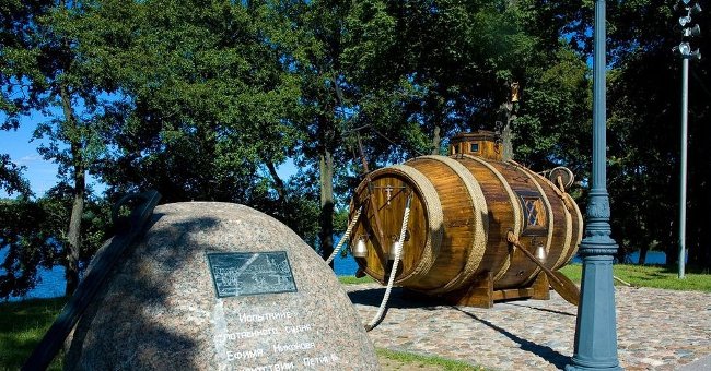 Did You Know: the World's First Military Submarine Is Just a Big Wooden Crate?
