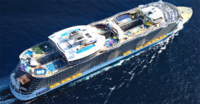 Discover Inside the Planet's Largest Yacht, It Can Serve Nearly
