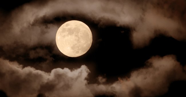 Do You Know the Full Moon May Be the Reason Why You Don't Sleep Well