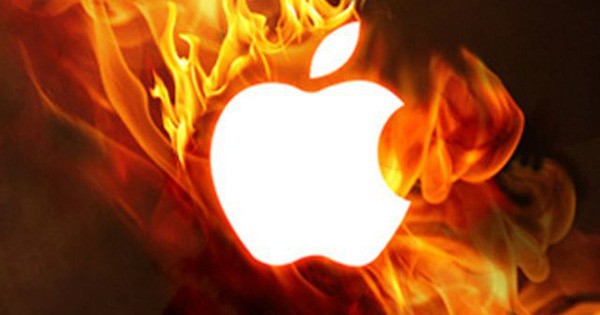 Dropping over $$ 110 Billion in Value After a Day, Apple Stock