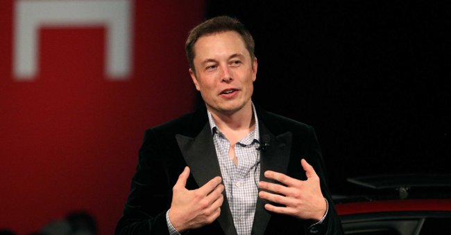 Elon Musk: 'Tesla Doesn't Name the iPhone and Because I'm a Fool'