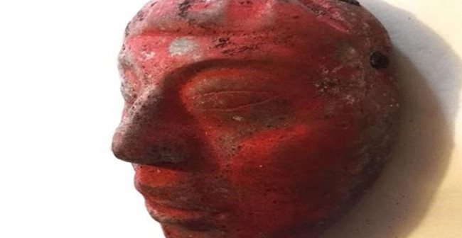 Excavation of a 1,000-year-old King's Tomb of the Mayan Discovered Strange Things