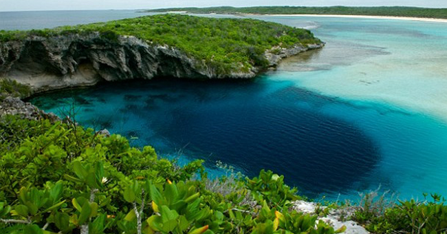 Explore the World's Deepest Green Hole in the South China Sea