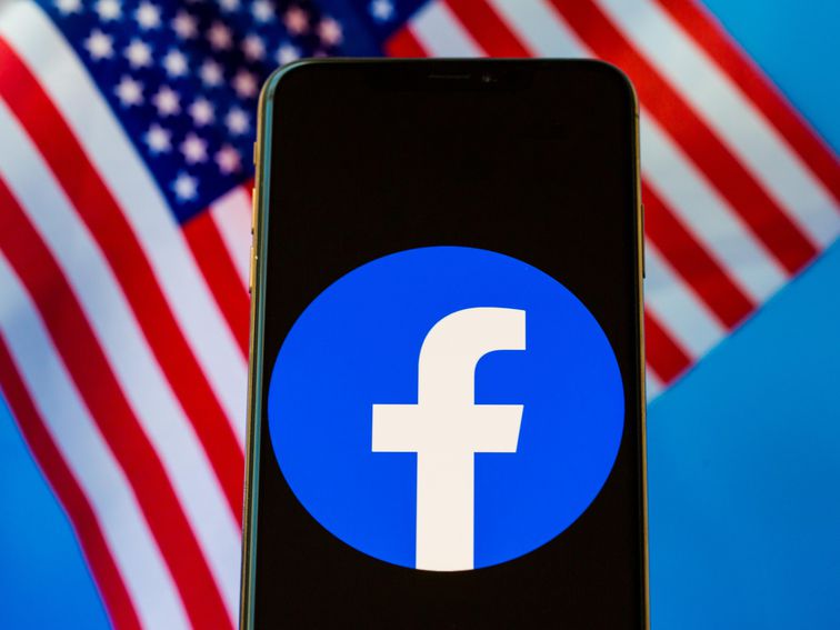 Facebook's Sheryl Sandberg Urges People to Complete the US