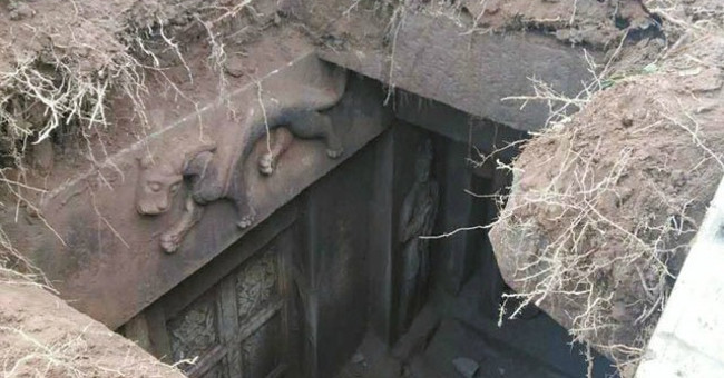 Found Ancient Tombs Containing More Than 200 Steles in Southwest China