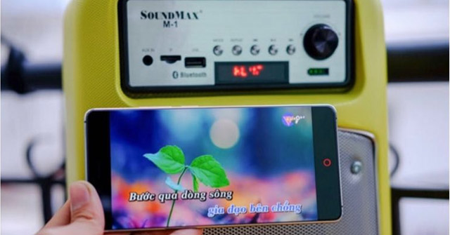Four Simple Steps to Sing Karaoke with SoundMax M-1 Portable Speakers