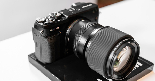 Fujifilm Wants to Make Medium Format Cameras Even Cheaper