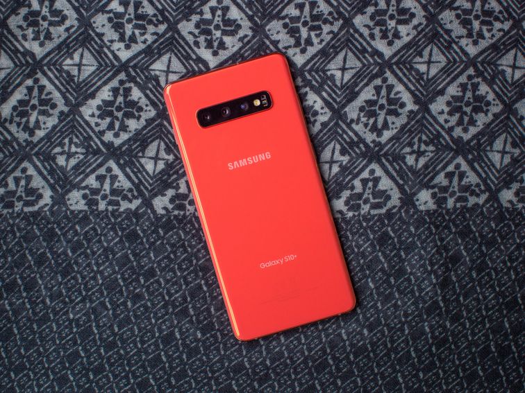 Get an Unlocked Samsung Galaxy S10 Plus for $570