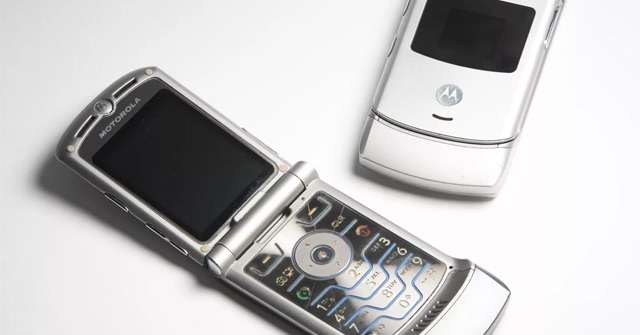 Give up Your Smartphone to Use a Flip Phone for 1 Week, Get 1,000