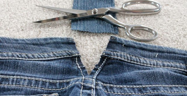 Greatly Transforming Loose-fitting Jeans into Extremely Simple