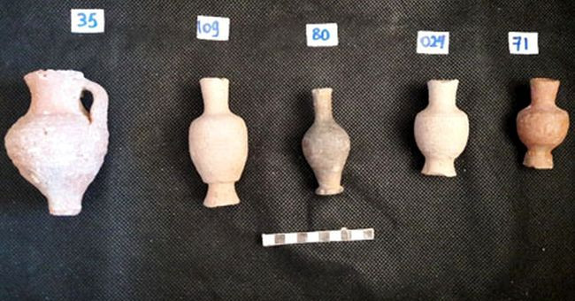 Greek Tomb with Pottery Pots Discovered in Alexandria