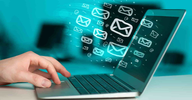 How to Answer Your Work Email to Your Boss Wisely During Your