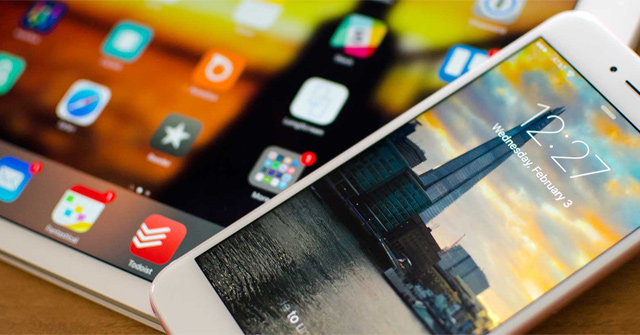 How to Change Wallpaper on iPhone / iPad