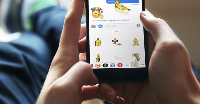 How to Customize the Imessage Application Tray on iPhone and iPad