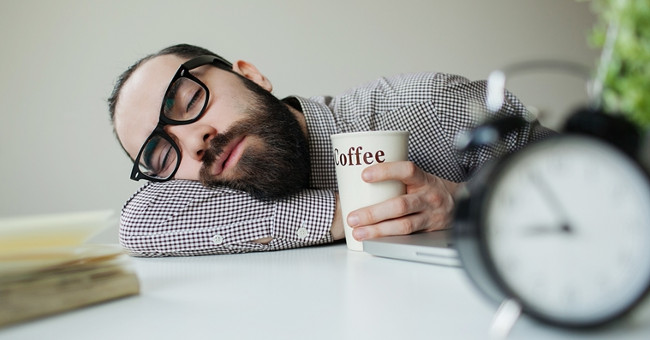 How to Fight Drowsiness and Stay Alert When Working