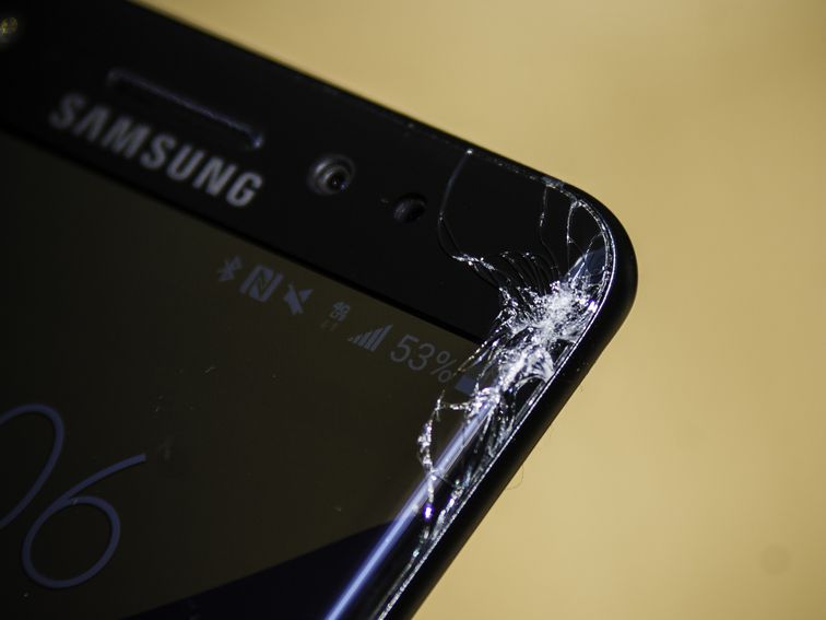 How to Get a Broken Phone Repaired During the Coronavirus