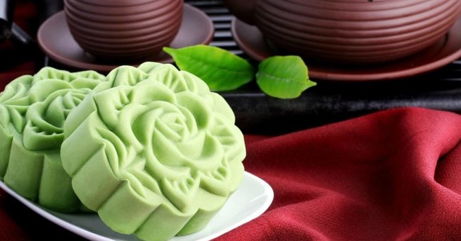 How to Make Moon Cakes for Dieters and Diabetics