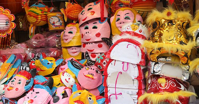How to Make Paper Masks for Children Playing Mid-autumn