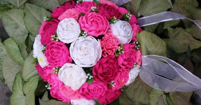 How to Make Roses from Shrugged Paper for Girlfriends