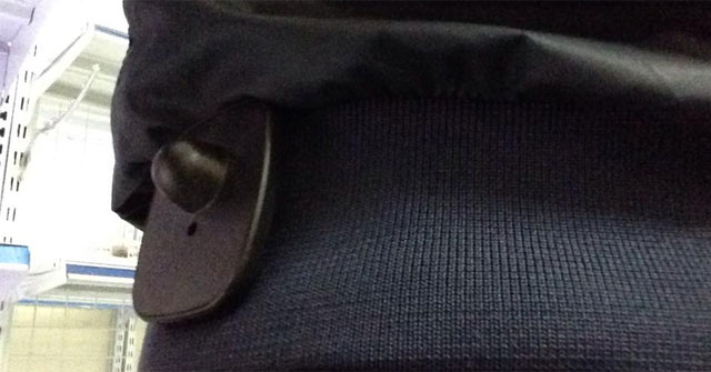 How to Remove the Simplest Anti-theft Clothes at Home