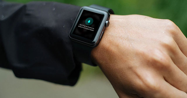 How to Remove Water from Apple Watch with the Water Lock Feature