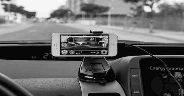How to Turn Old Android Phones into Cruise Cameras