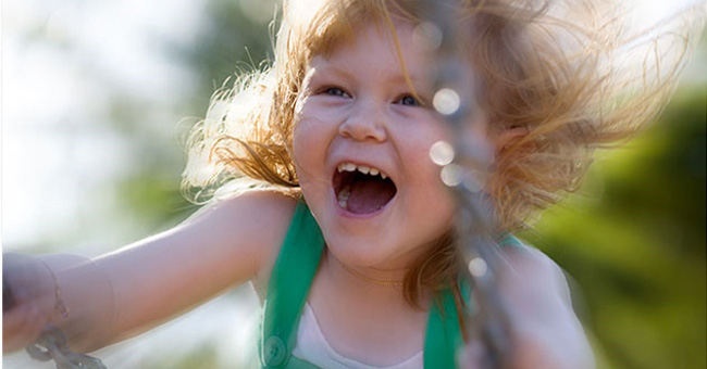 How to Use Photoshop CS5 - Part 29: Create a Zoom Effect in a Photo