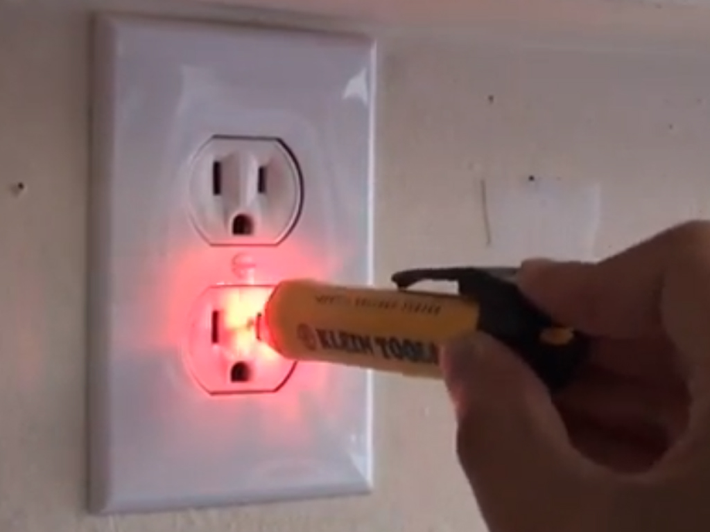 How to Use Voltage Testers
