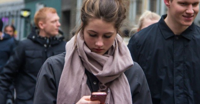 How to Use Your Phone without Ruining Your Physique