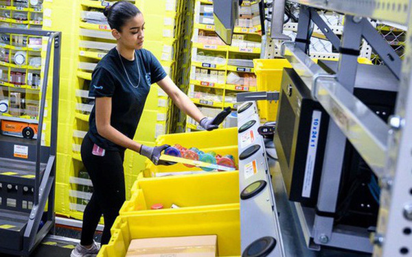 Instead of Sacking Employees, the Corona Virus Caused Amazon