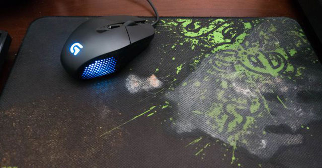 Instructions for Cleaning the Touchpad Properly