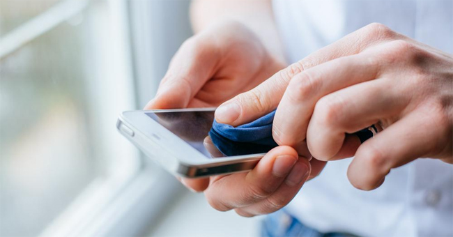 Instructions for Cleaning Touch Screens for Phones and Tablets