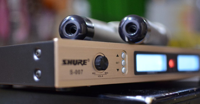 Instructions for Connecting Wireless Microphones to Amplifiers