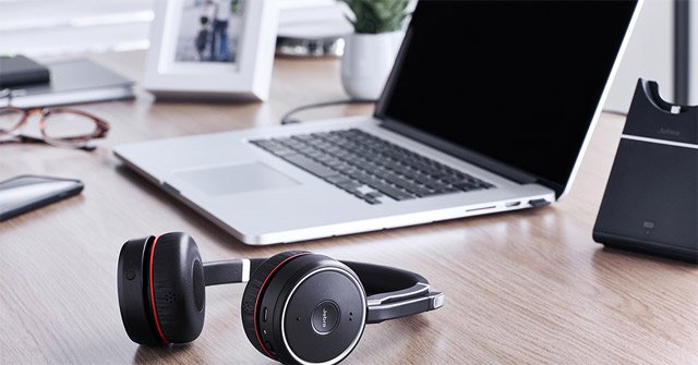 Instructions for Converting Headphones and Speakers on Windows 10