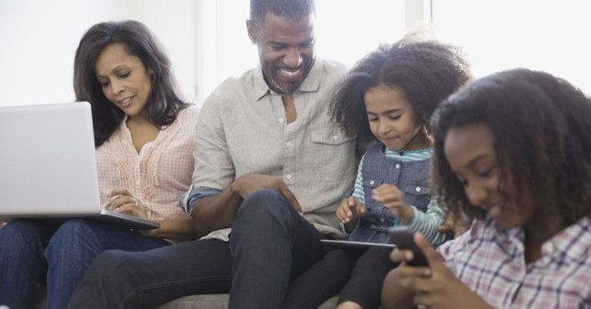 Instructions for Using Family Sharing Feature for iPhone / iPad