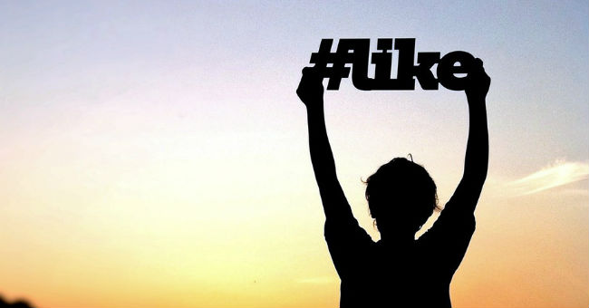 Instructions for Using Hashtag on Facebook