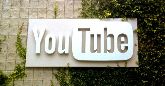How to Listen to Music on YouTube When Locking the Phone Screen
