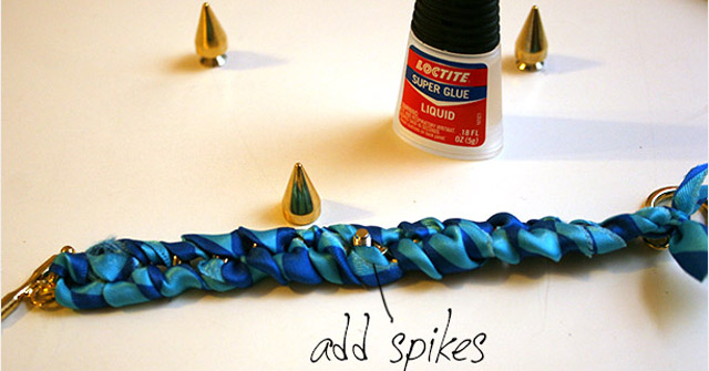 Instructions on How to Make Lucky Bracelets Give Christmas Gifts