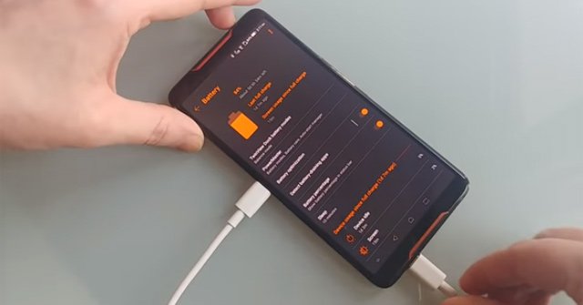 Interesting Error, ASUS ROG Phone Became the First Smartphone in the World to Know 'Charging Itself'