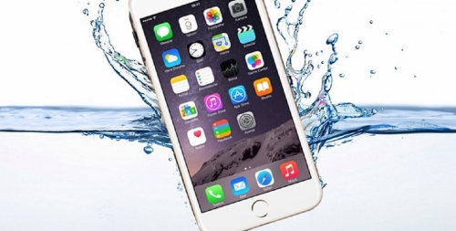iPhone Falls in Water: the Most Effective Remedy