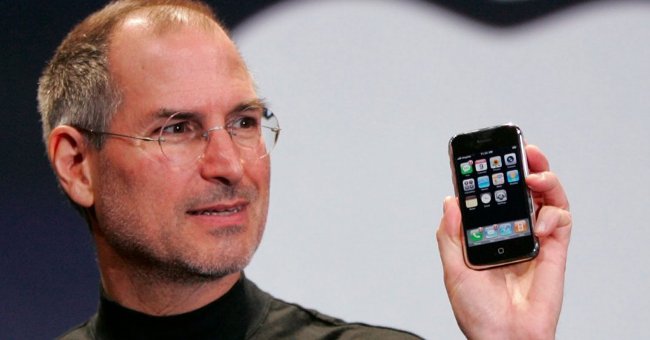 iPhone Will Never Exist If Steve Jobs Doesn't Hate a Director at Microsoft