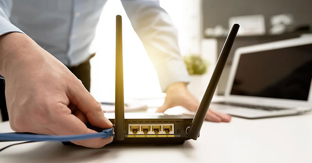 Is the WAN Port of the Router Connected to the Computer?