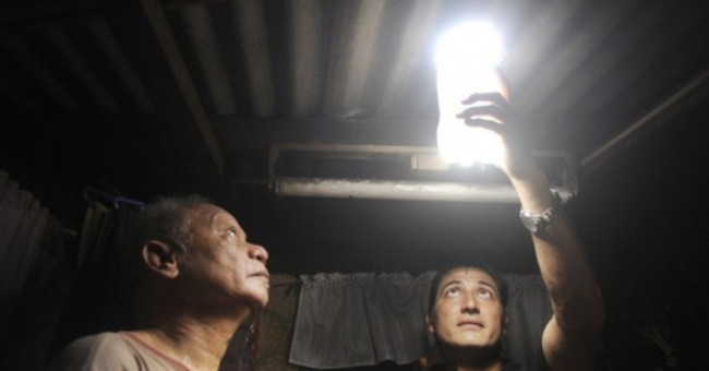 Light Bulbs All Day without Electricity from Discarded Plastic