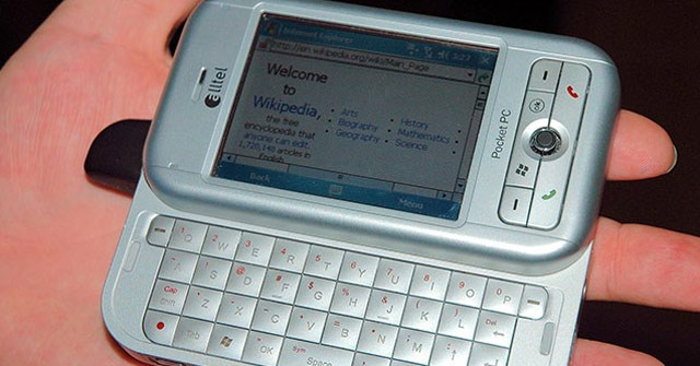 Look Back at the Phones Possessing a Very Special Keyboard