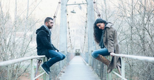 Love Is to Be Happy, Forget About Your Past Relationship and Keep