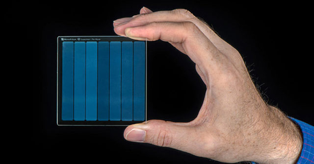 Microsoft Successfully Stores Superman Film on a Piece of Glass