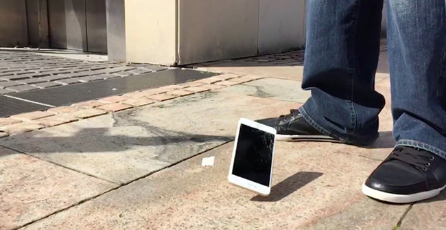 Miracle: iPhone Free Fall from a Height of 300 Meters Still 'Survives'