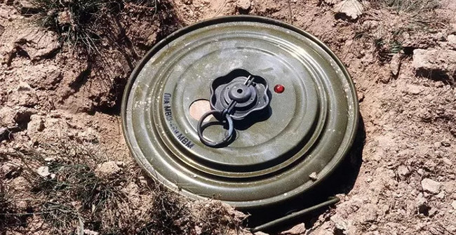 Movies Have Made Us Look Down on Bombs and Mines Like This