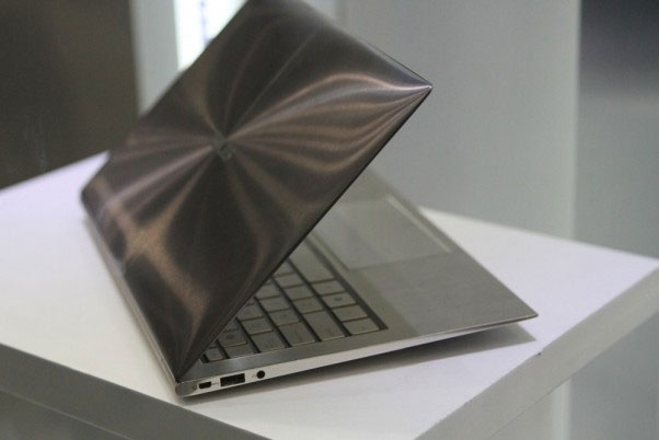 New Generation Ultra-thin Laptops Can Be Made of Glass Fiber